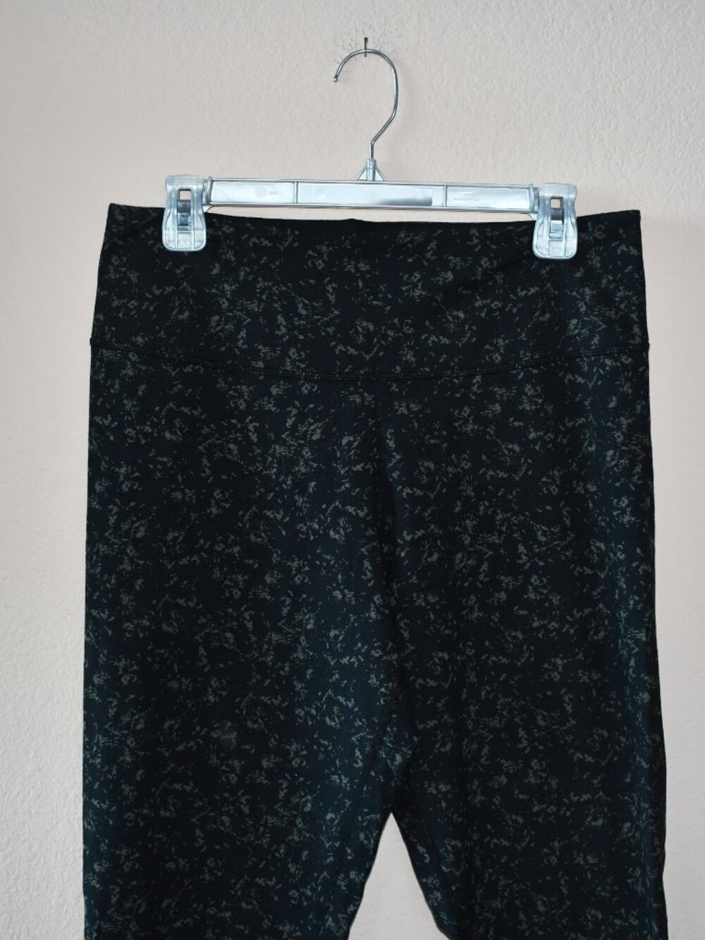 Women with Control Black Abstract Print Knit Leggings Size Med Tall